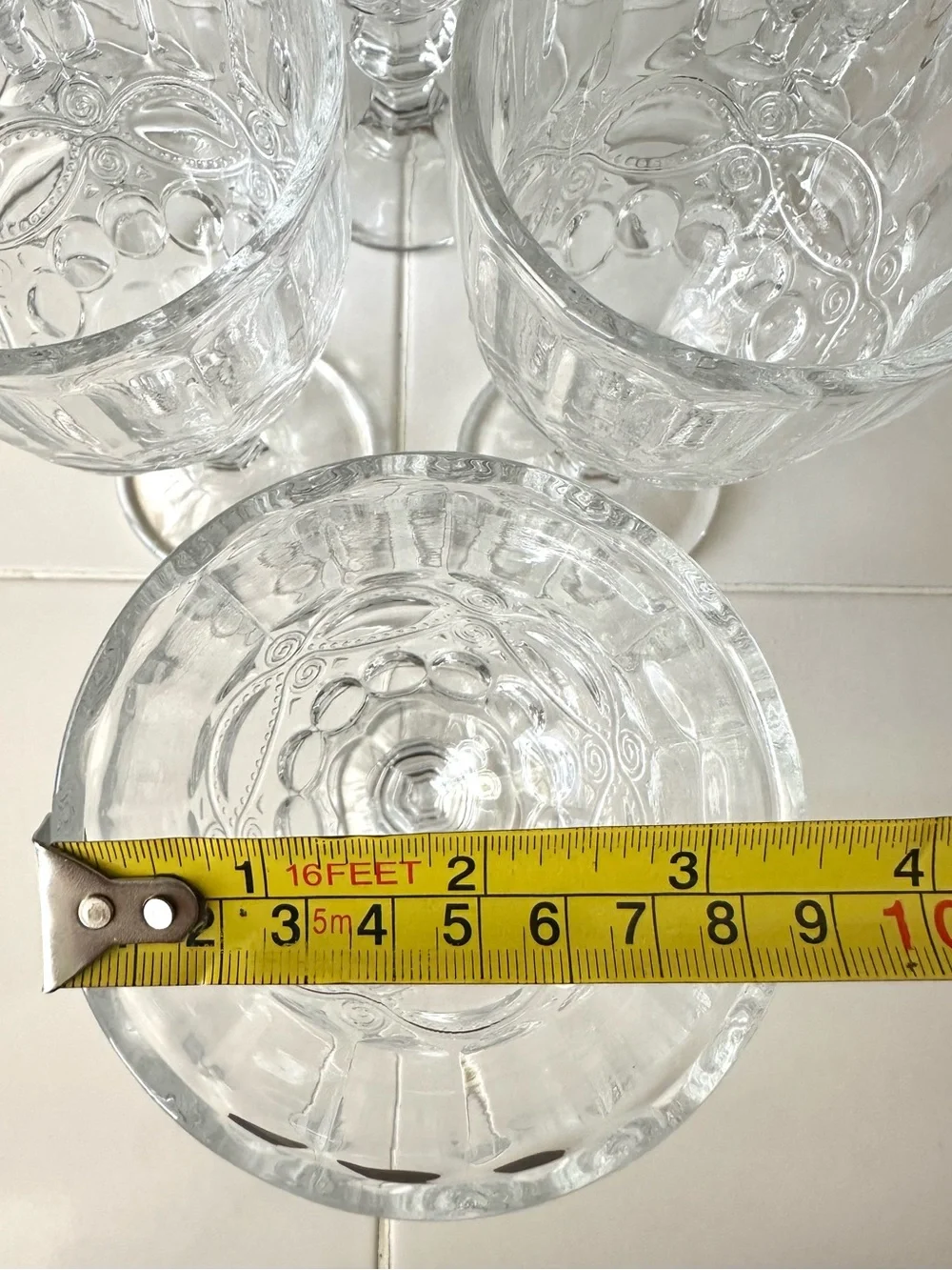 YOUEON Clear Embossed Wine Goblets Set of 6